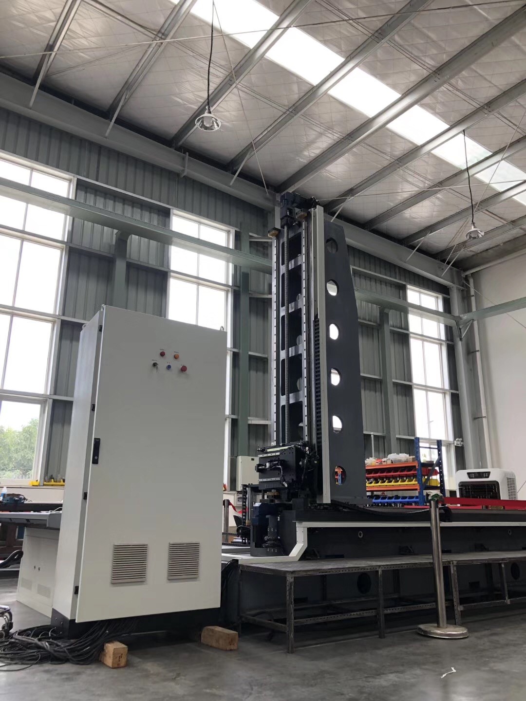 1651195666408569.jpg 立式近場測試設(shè)備(非標).jpg